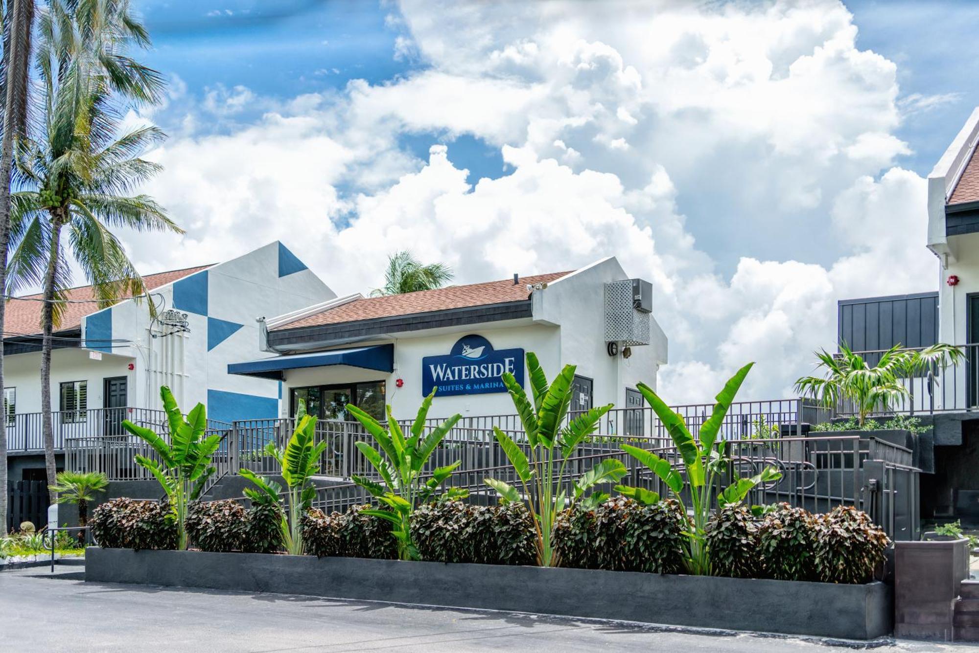 Waterside Suites And Marina Key Largo Exterior photo
