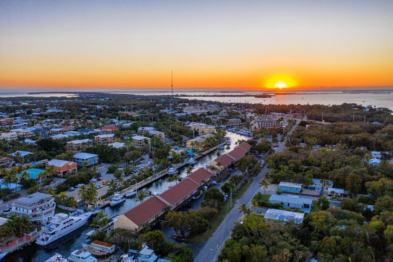 Waterside Suites And Marina Key Largo Exterior photo